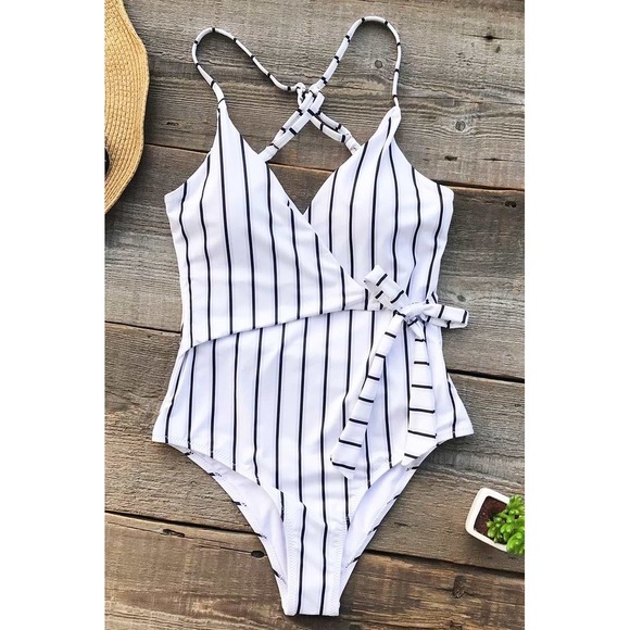 CUPSHE Stay Young Stripe One-Piece Swimsuit | NWT Size - L - Picture 3 of 12